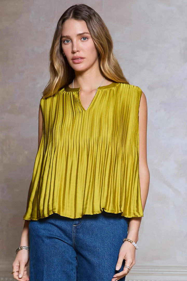 Lovely Little Details Top