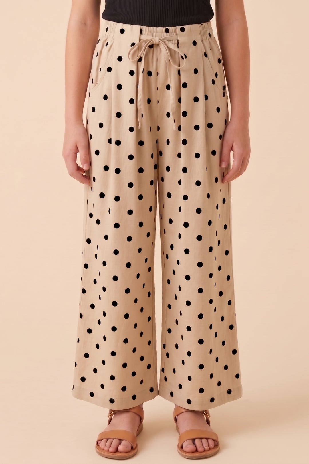 Izzy Pant, Tween