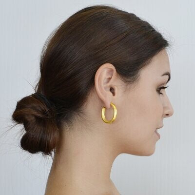 Betty Carre Grasse Oval Hoop