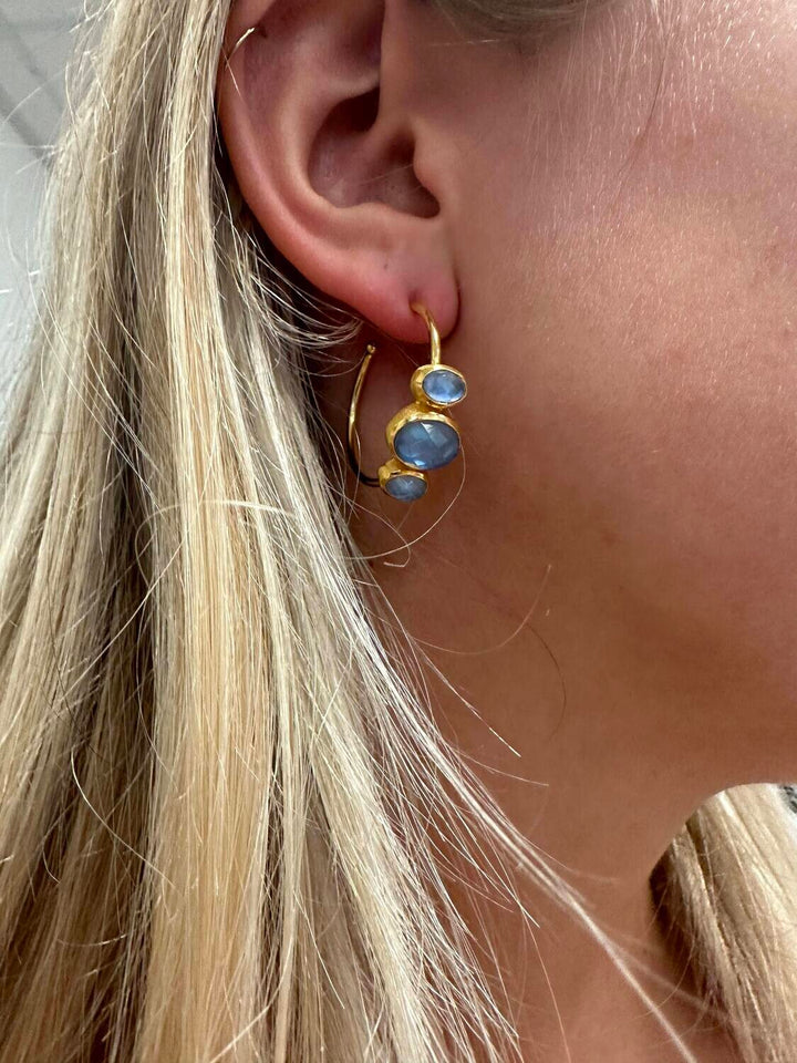 Betty Carre Jafa 3-Stones Hoop