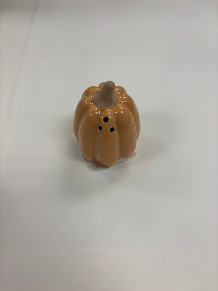 Mud Pie Pumpkin Salt Pepper Shaker