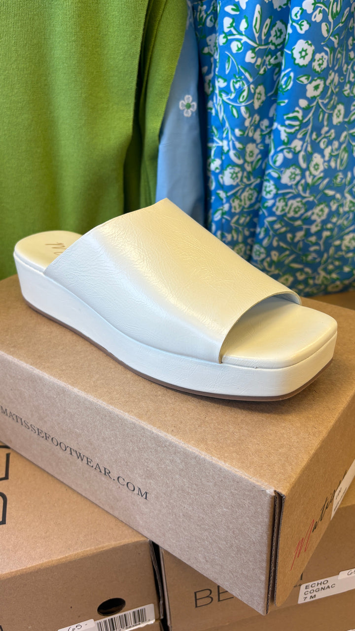 Matisse Lido Slide Sandal