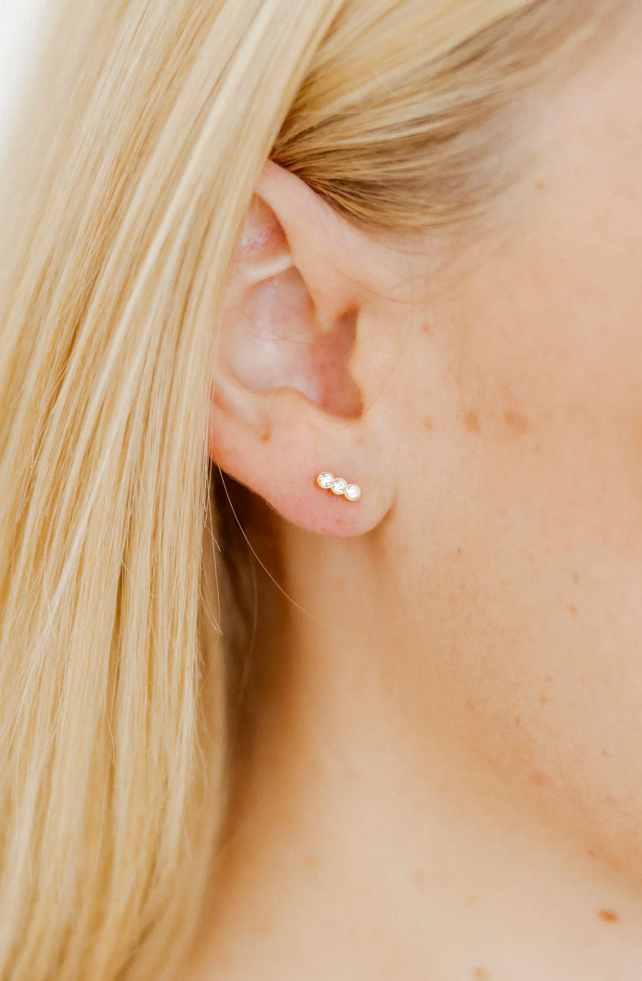 Linny &amp; Co Screwback Stud Earrings - Poppy