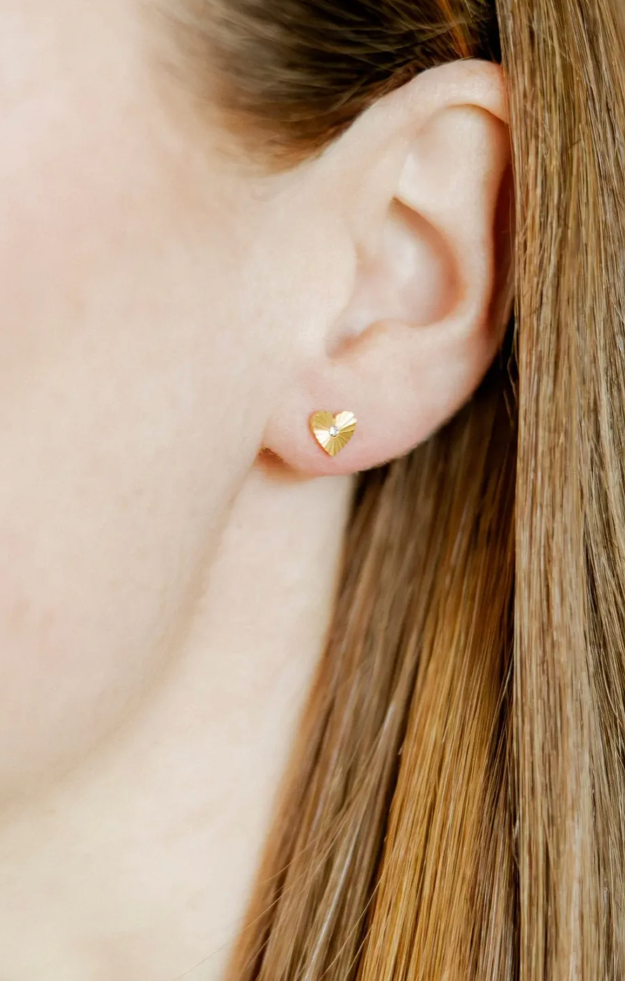 Linny &amp; Co Screwback Stud Earrings - Andrea Heart