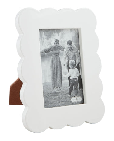 Mud Pie Scalloped Lacquer Frame