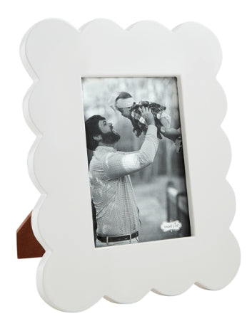Mud Pie Scalloped Lacquer Frame