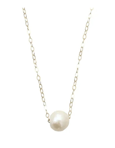 Little Fish Boateak Simple Pearl Necklace