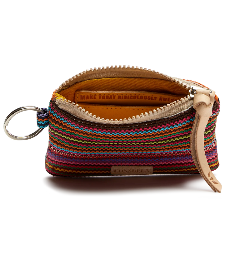 Consuela Pouch, Ale