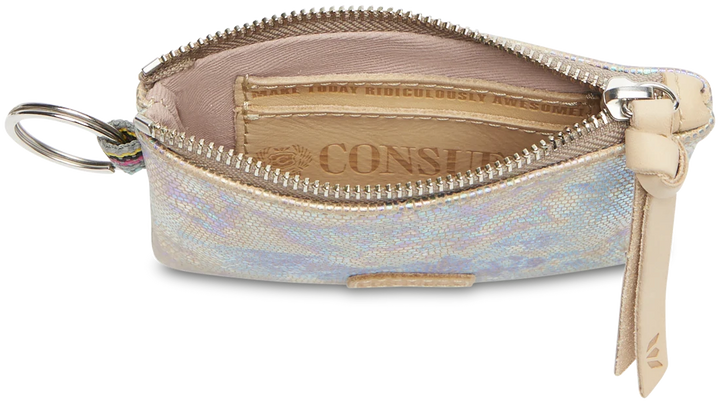 Consuela Pouch, Gloria