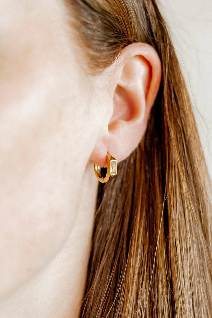 Linny Co Huggie Earrings - Lottie Gold