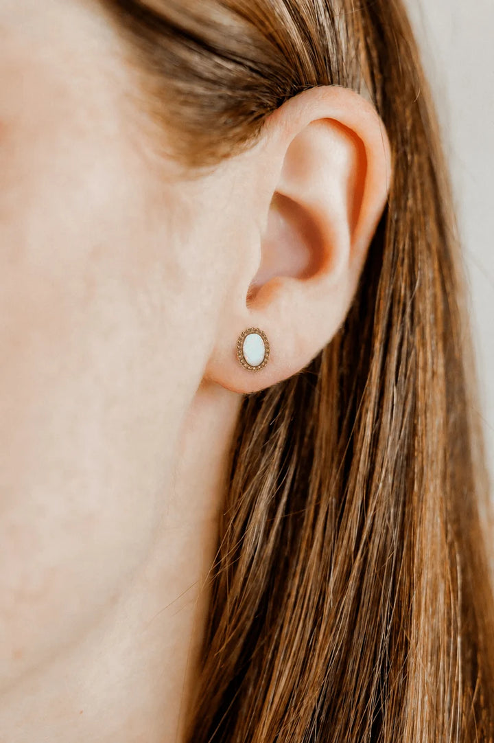 Linny Co Screwback Stud Earrings - Luna Opal White