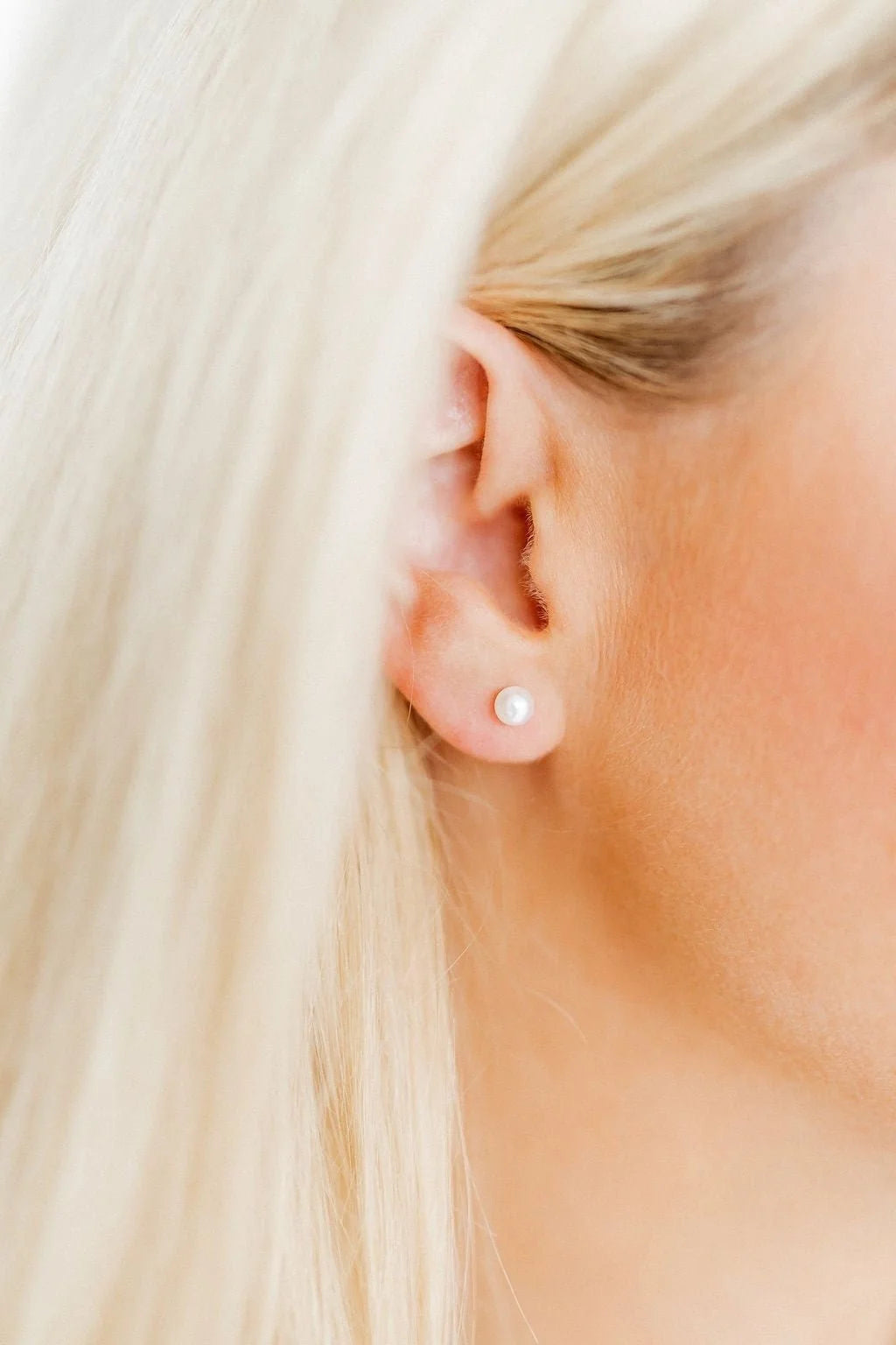 Linny Co Screwback Stud Earrings Payton Pearl White 5mm